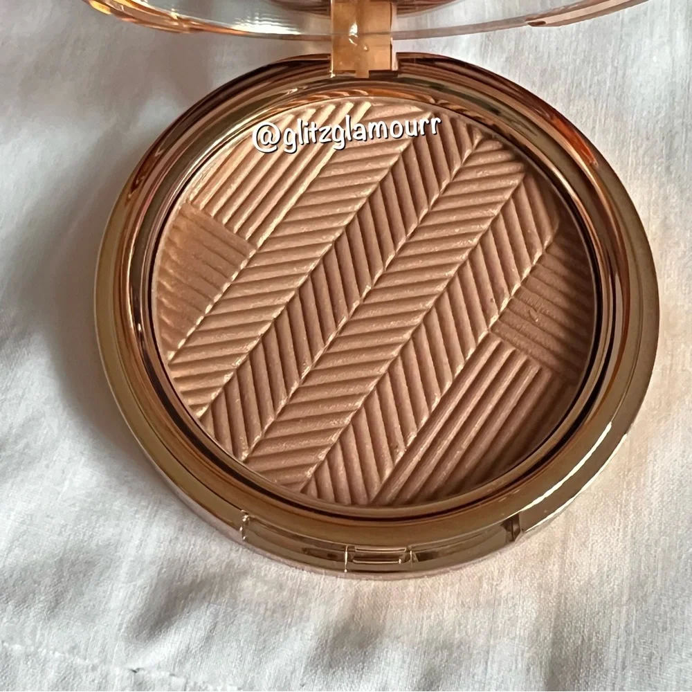 ☀️Elizabeth Arden Sunset Bronze Prismatic Bronzing Powder☀️
